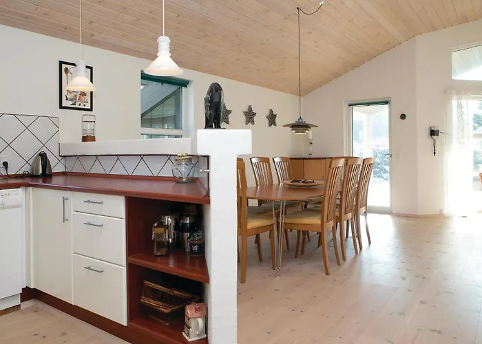 Three-bedroom In Holiday home Blokhus